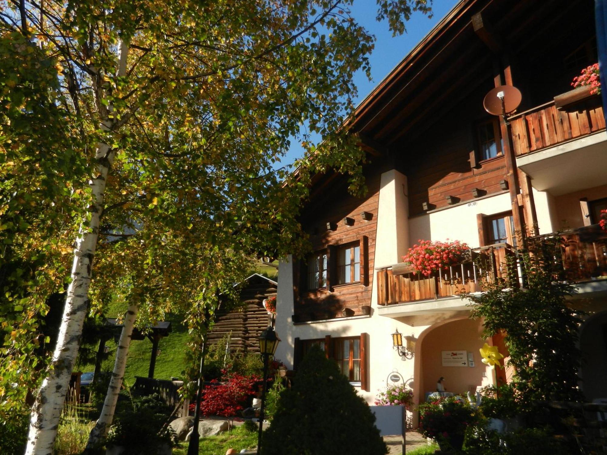 Hotel B&B Casa La Val Sedrun Exterior foto