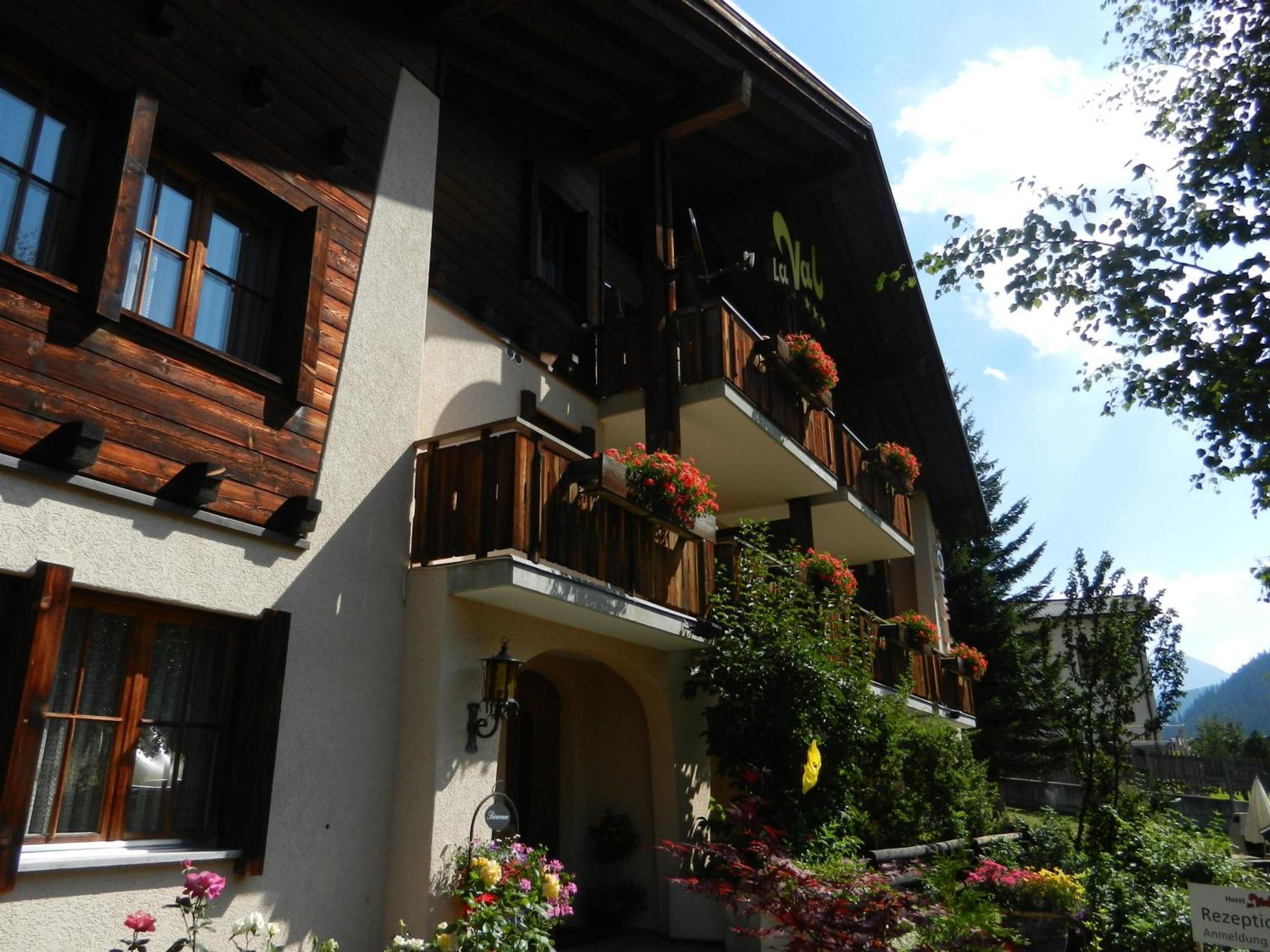 Hotel B&B Casa La Val Sedrun Exterior foto