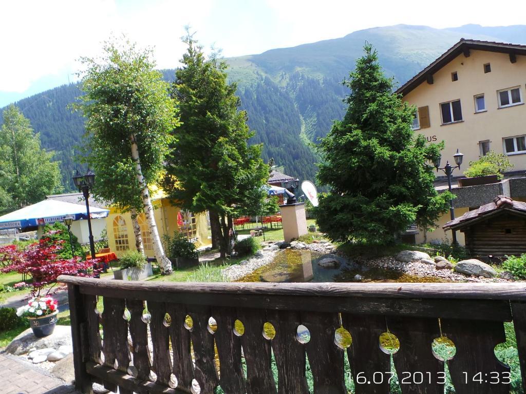 Hotel B&B Casa La Val Sedrun Zimmer foto